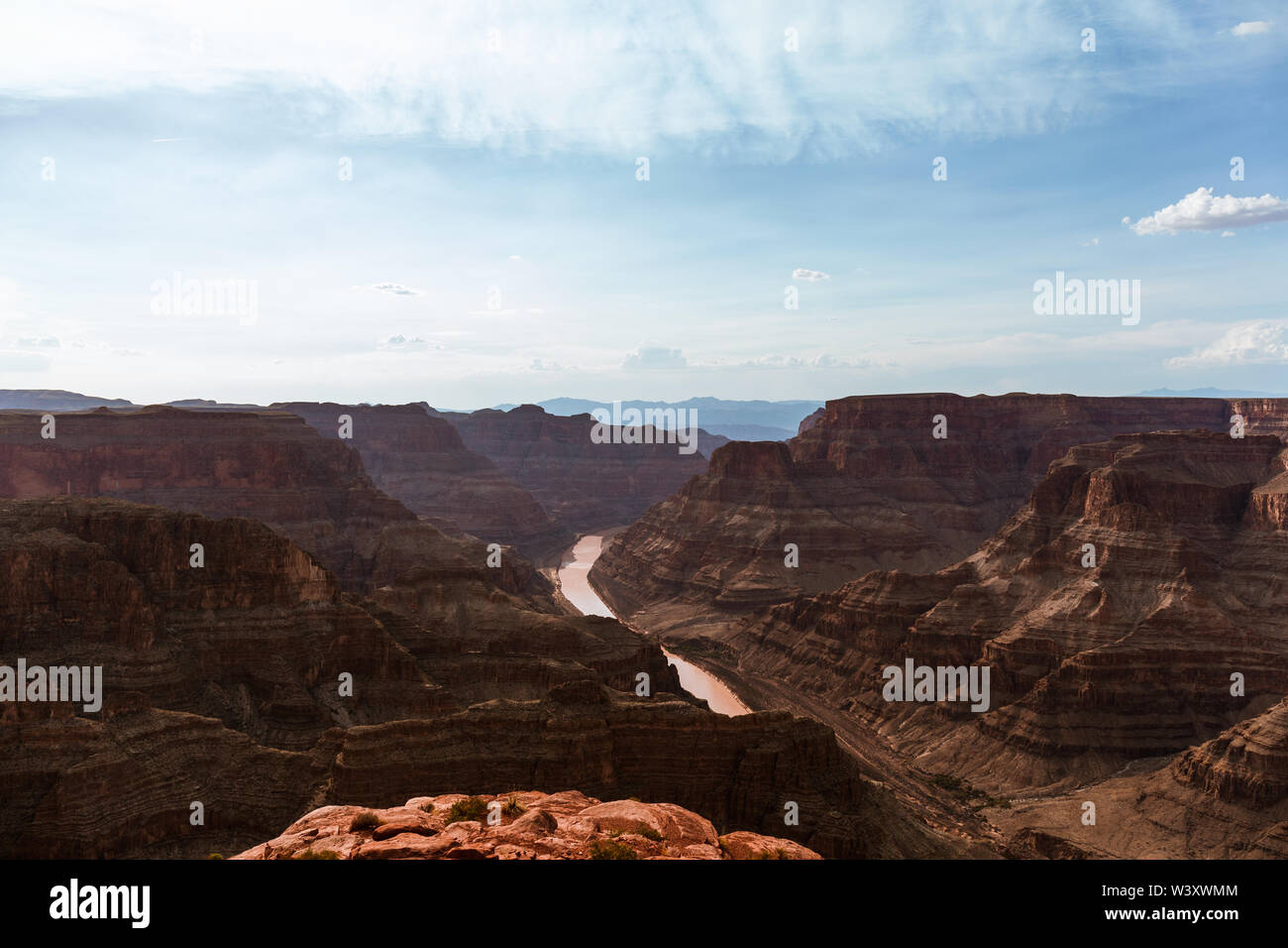 Les gorges du Grand Canyon avec des nuages Banque D'Images