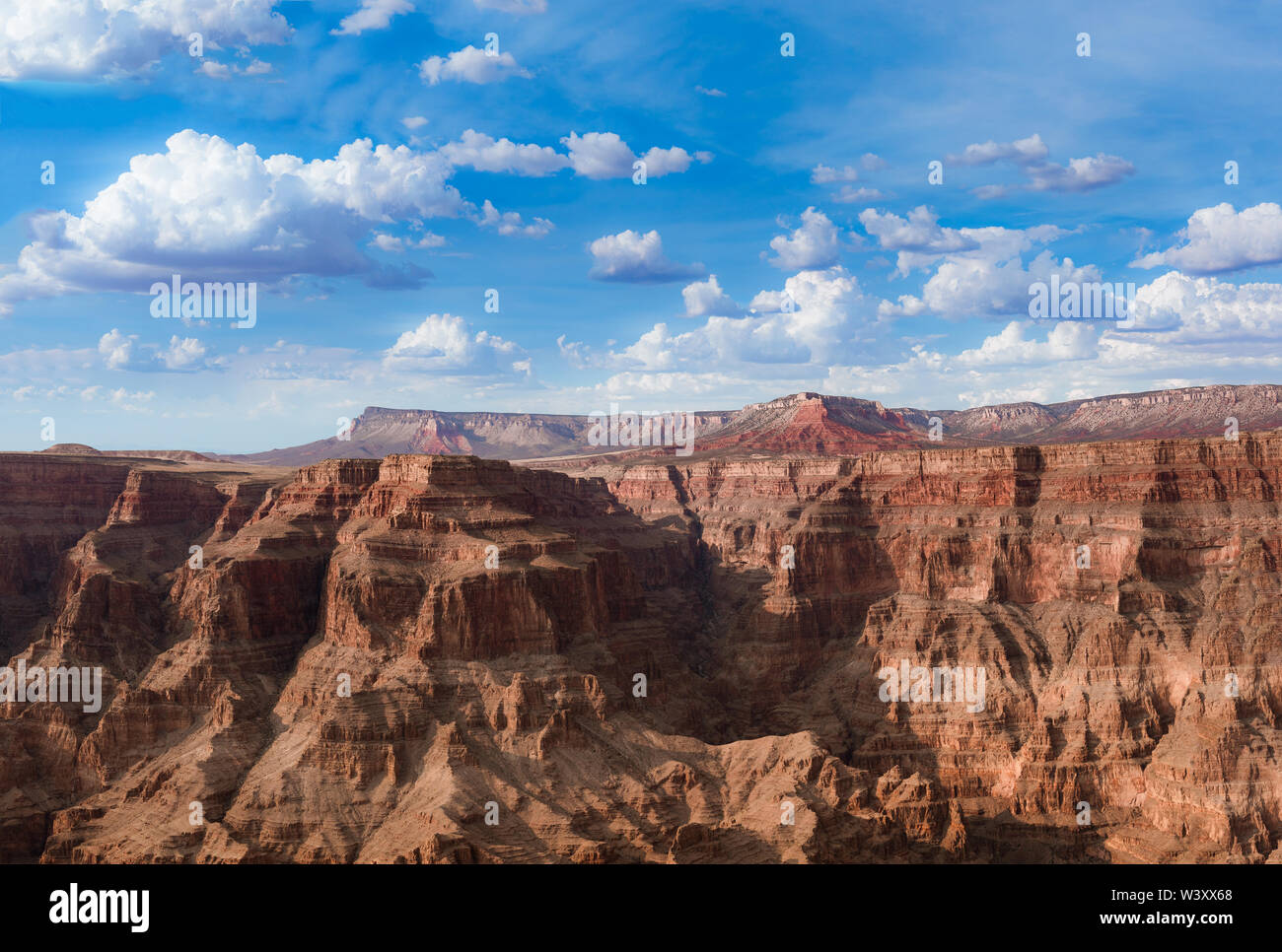 Les gorges du Grand Canyon avec des nuages Banque D'Images