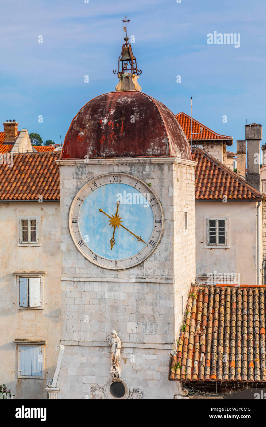 Loggia et tour de l'horloge, Trogir, Croatie, la côte dalmate, Europe Banque D'Images