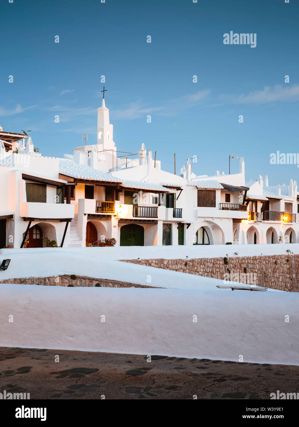 Vieille ville au crépuscule, Binibequer Vell, Minorque, Iles Baléares, Espagne Banque D'Images