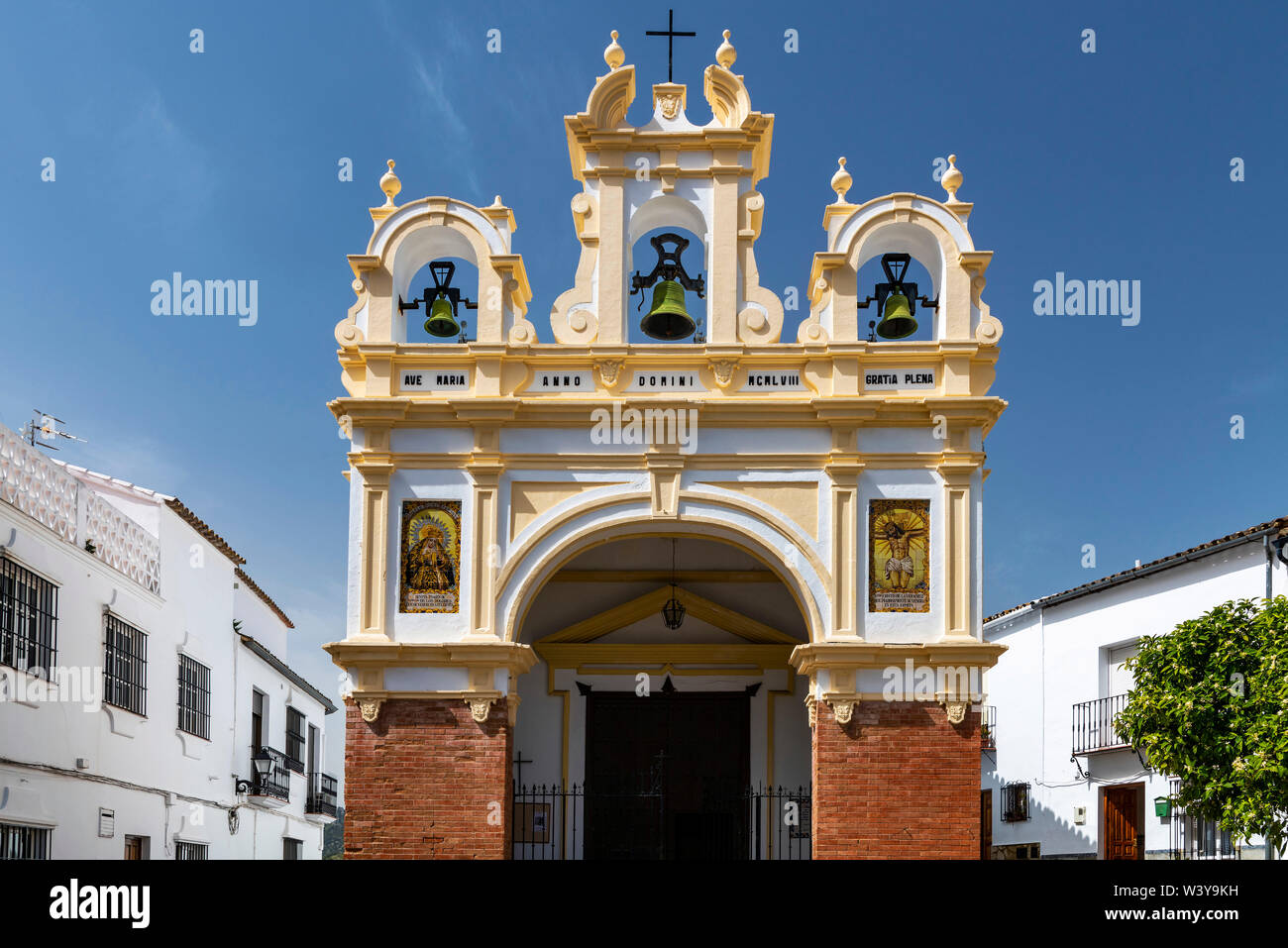 Église andalou, Zahara de la Sierra, Andalousie, Espagne Banque D'Images