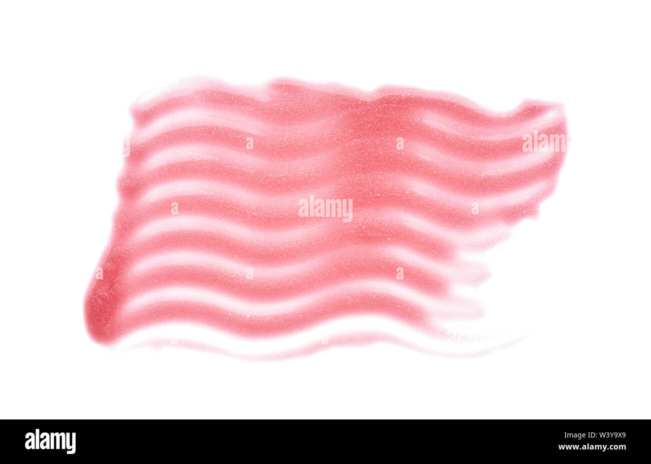 Traits rose doucement et la texture de la peinture acrylique ou brillant à lèvres isolé sur fond blanc Banque D'Images