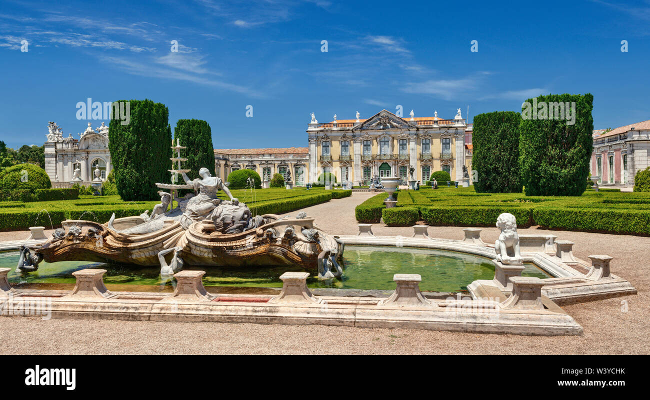 Les jardins du Palais de Queluz, Lisbonne, Portugal Banque D'Images