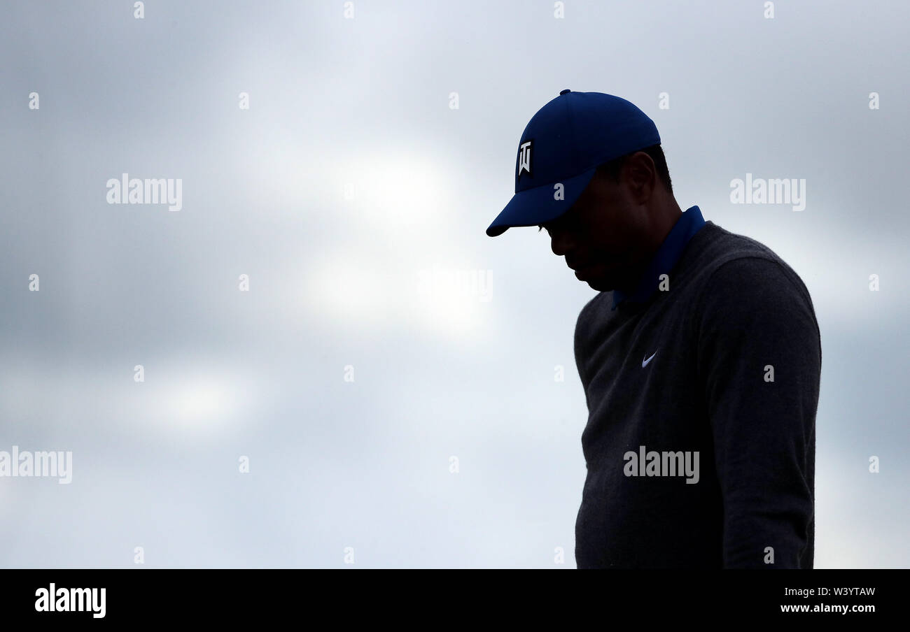 USA's Tiger Woods fait abattus au cours de la première journée du championnat ouvert en 2019 au Club de golf Royal Portrush. Banque D'Images
