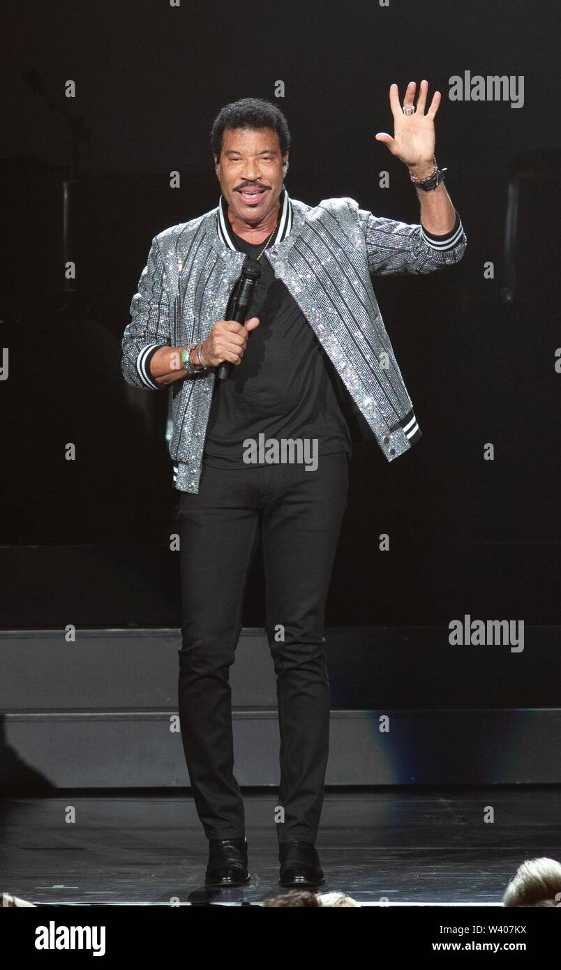 New York, NY, USA. 17 juillet, 2019. Lionel Richie sur scène pour Lionel Richie Hello 2019 Tour, le Radio City Music Hall, New York, NY 17 juillet 2019. Credit : RCF/Everett Collection/Alamy Live News Banque D'Images