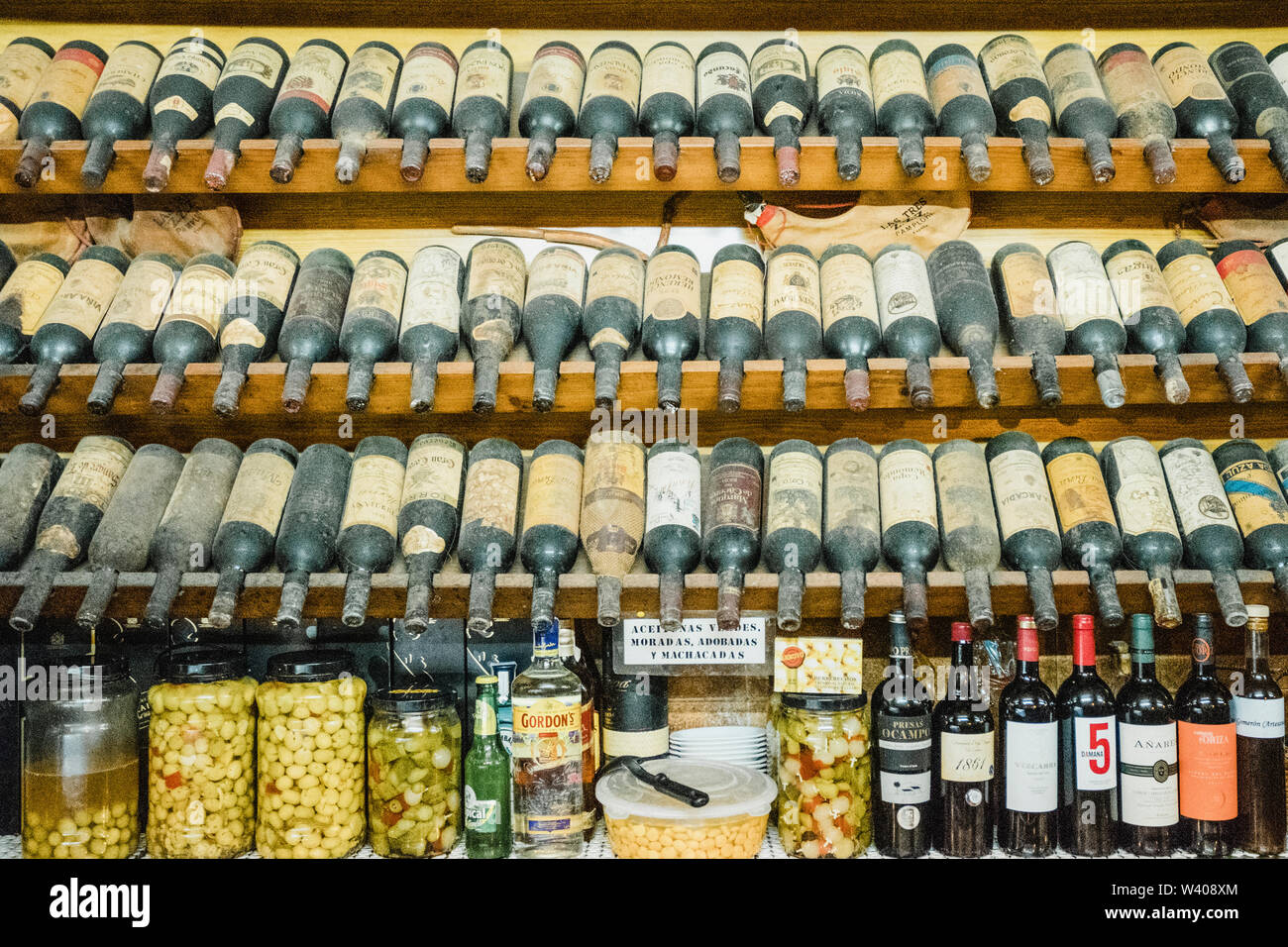 Vins traditionnels de Tenerife sur un restaurant. Banque D'Images