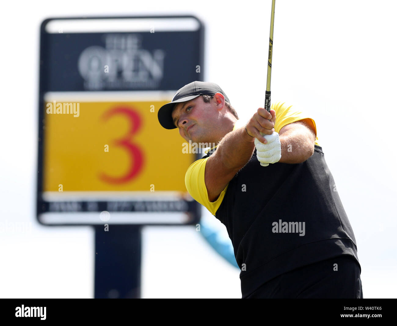 Portrush, pays d'Antrim, en Irlande du Nord. 18 juillet 2019. Le 148e Open Golf Championship, Royal Portrush, l'une ronde ; Patrick Reed (USA) hits son coup de départ sur le troisième trou par 3 : Action Crédit Plus Sport Images/Alamy Live News Banque D'Images