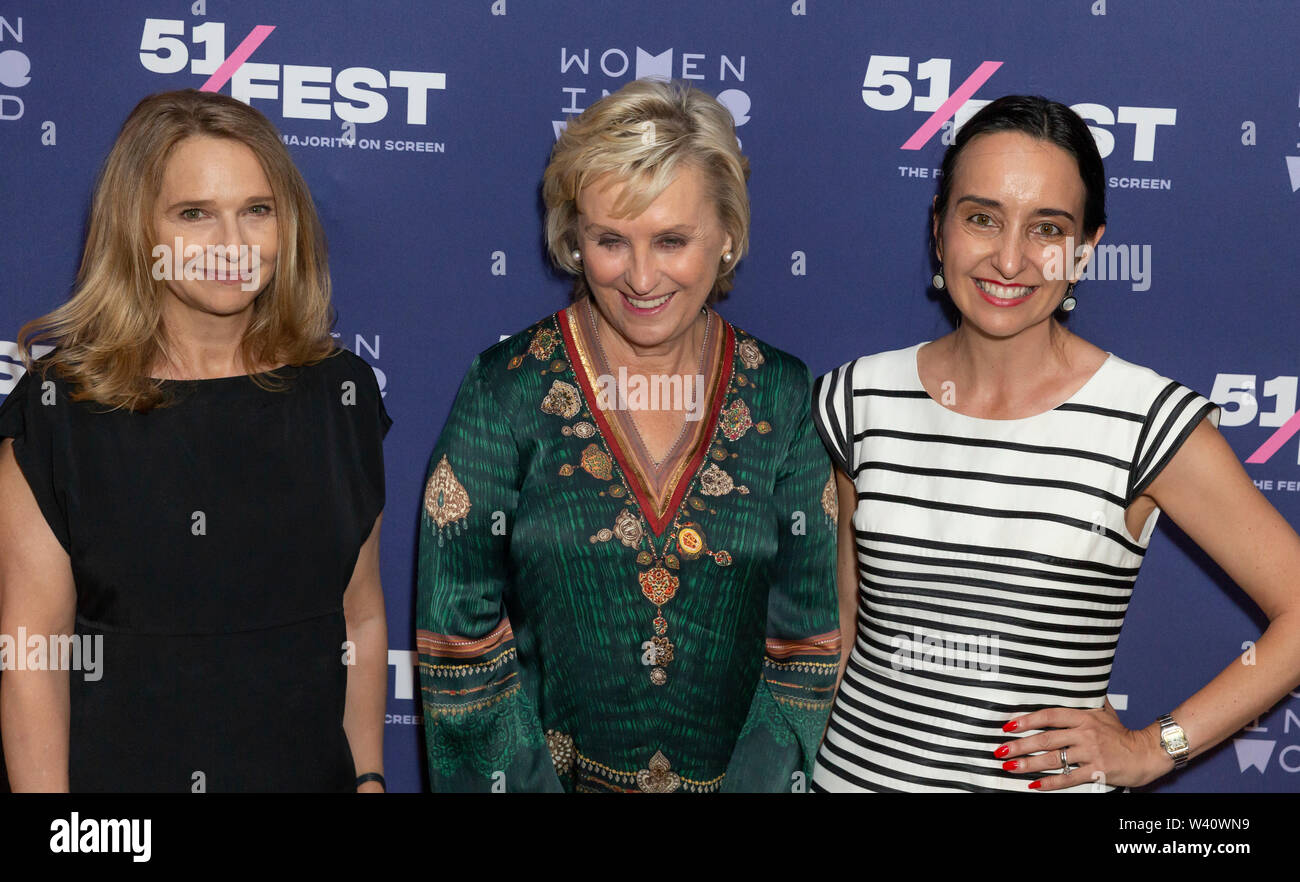 New York, NY - 18 juillet 2019 : Anne Hubell, Tina Brown, Raphaela Neihausen assister à 'Kathy Griffin : un enfer d'une histoire au cours de la soirée d'ouverture de 51/Fest au Théâtre SVA Banque D'Images