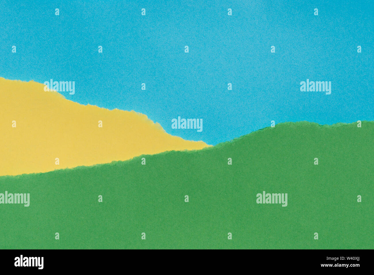 Des morceaux de papier déchiré : texture de fond vert, jaune, bleu couleurs Banque D'Images