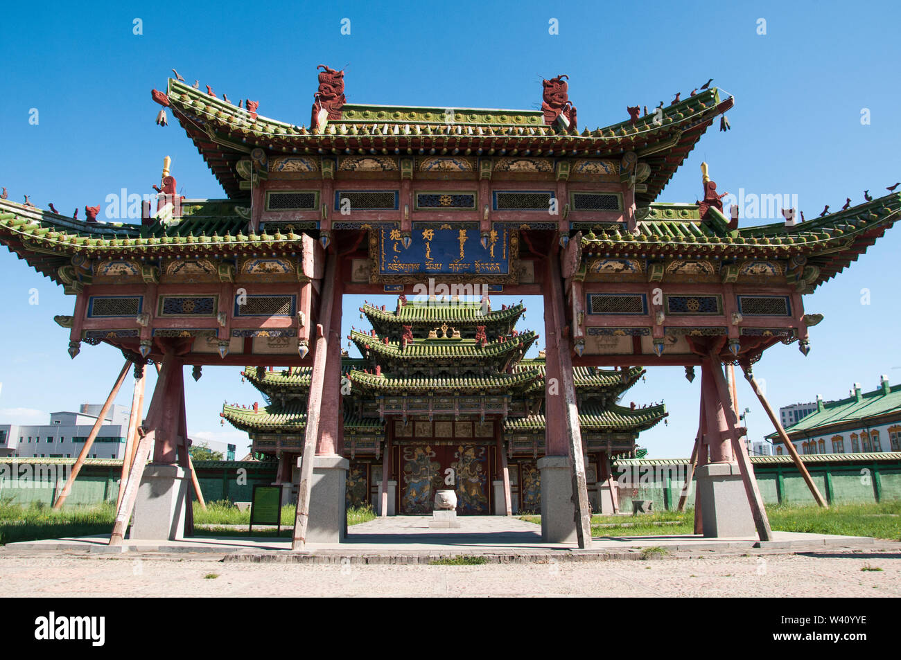 Portes de style mandchou et pavillons du Palais d'hiver du Bogd Khan, le dernier roi de Mongolie, à Oulan-Bator (Oulan-Bator) Banque D'Images