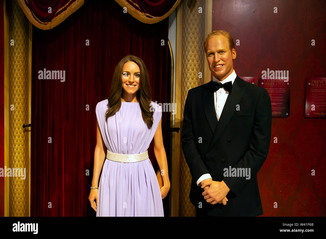 Le prince William et Kate Middleton dans Madame Tussauds Banque D'Images
