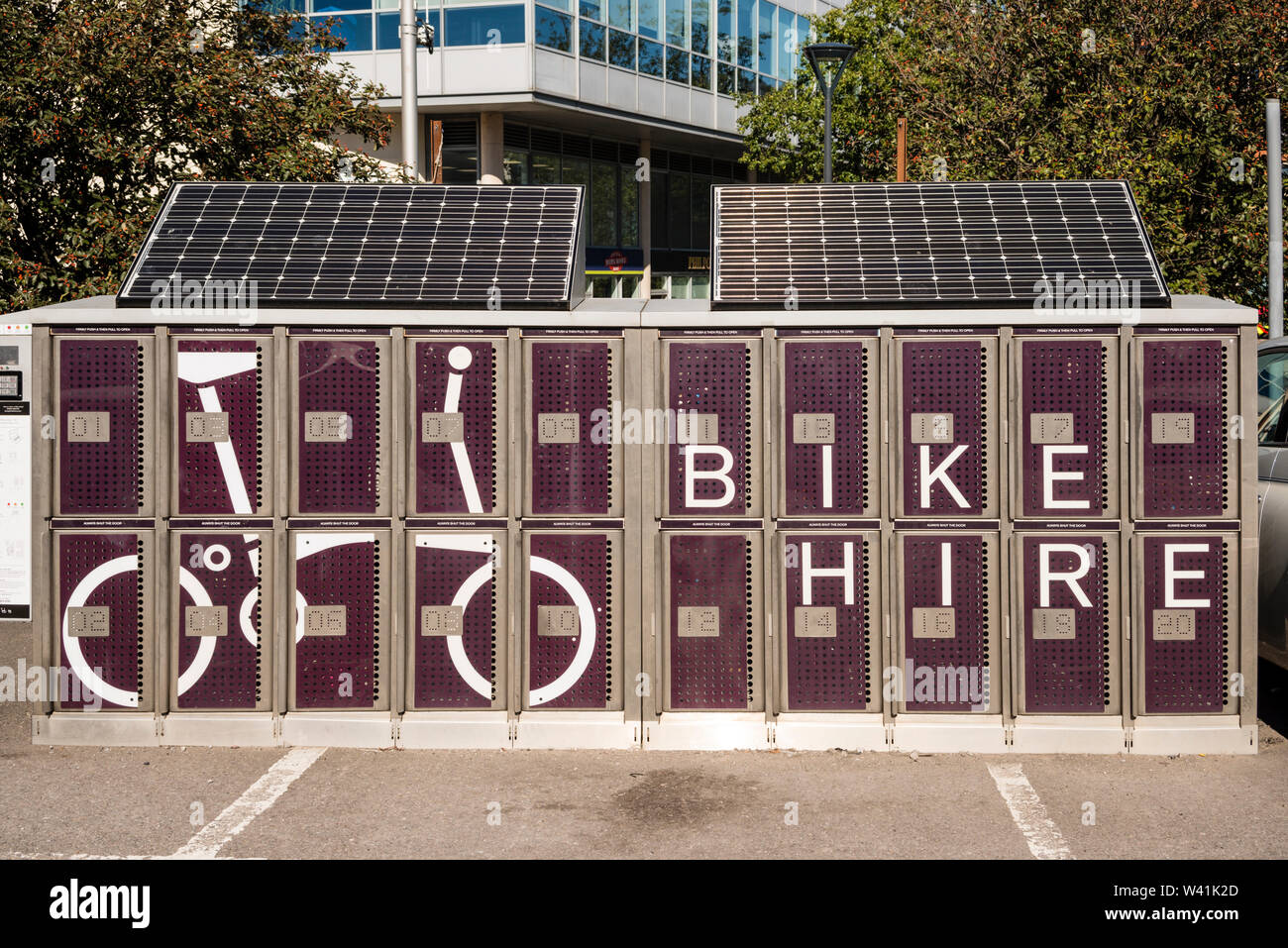 Location de vélos Brompton dock, la gare de Temple Meads, Bristol, Royaume-Uni Banque D'Images