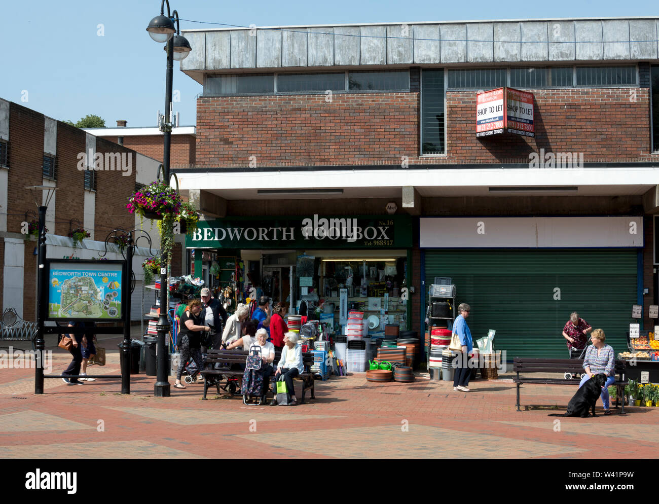 Tous les Saints Square, Bedworth, Warwickshire, England, UK Banque D'Images
