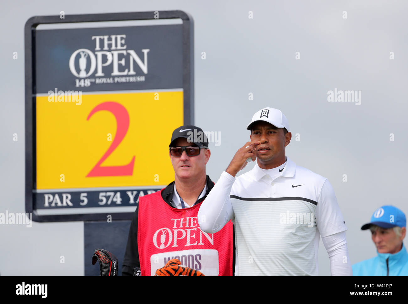 USA's Tiger Woods sur le 2ème tee pendant la deuxième journée de l'Open Championship 2019 au Club de golf Royal Portrush. Banque D'Images