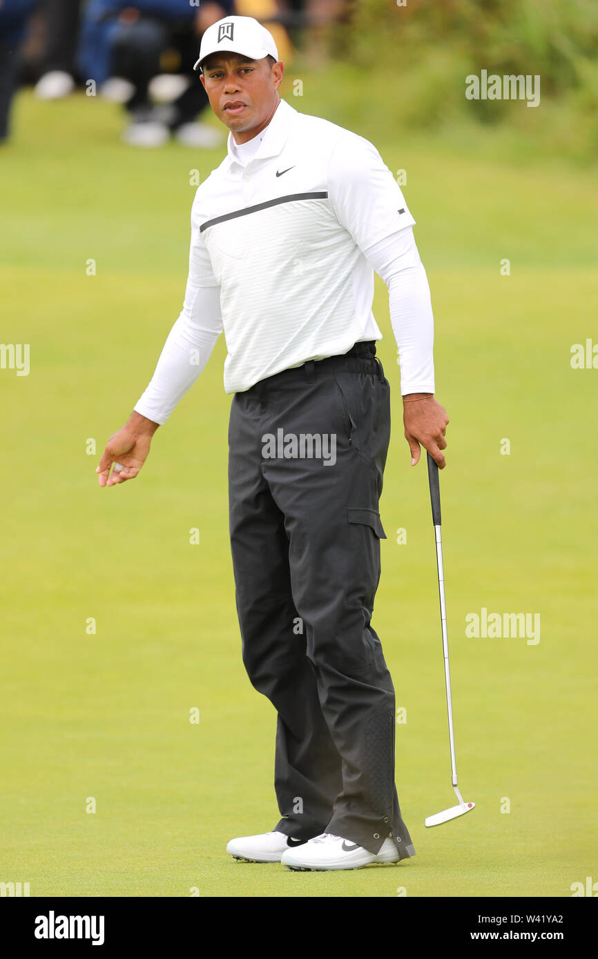 USA's Tiger Woods au cours de la deuxième journée de l'Open Championship 2019 au Club de golf Royal Portrush. Banque D'Images