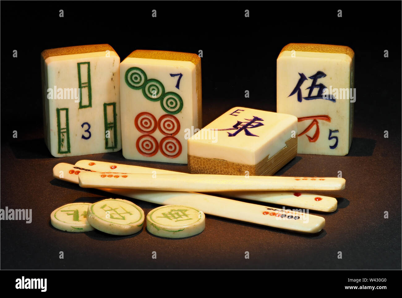 Pièces de jeu de Mahjong Banque D'Images
