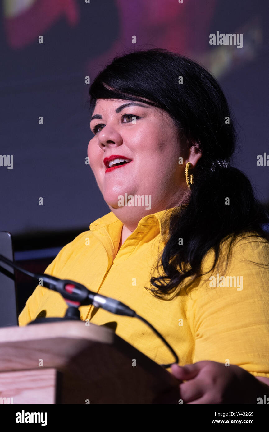 Amy Lamé , artiste américano-britannique, écrivain, animateur de radio et de télévision, connu pour ses one-woman shows, sa performance group Duckie, et sur le thème des médias LGBT. Apparaissant à l'Hay Festival 2019 Banque D'Images