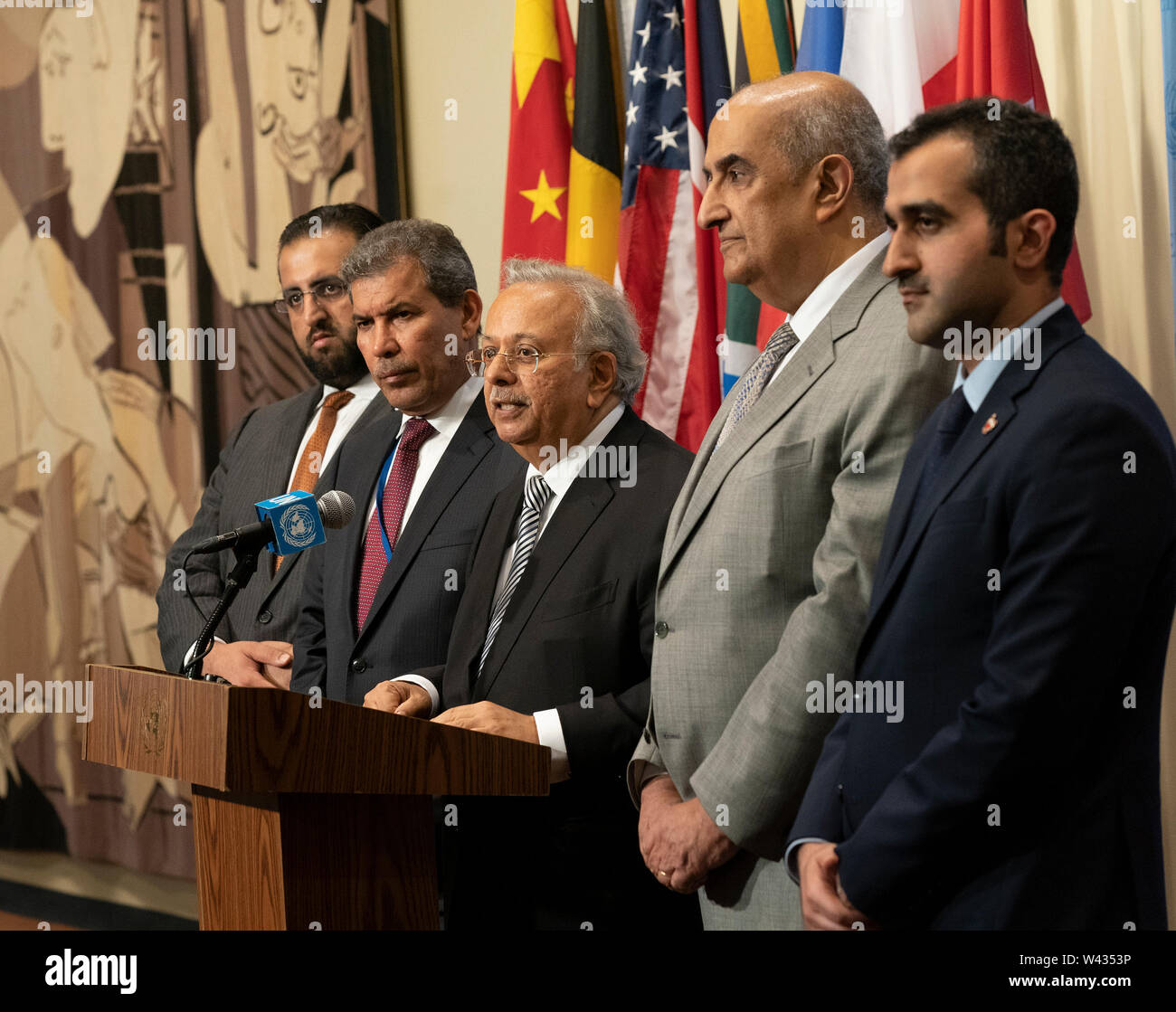 Président du Groupe Arabe Presse Mémoires après réunion du Conseil de sécurité sur le Yémen au Siège de l'ONU (photo de Lev Radin / Pacific Press) Banque D'Images