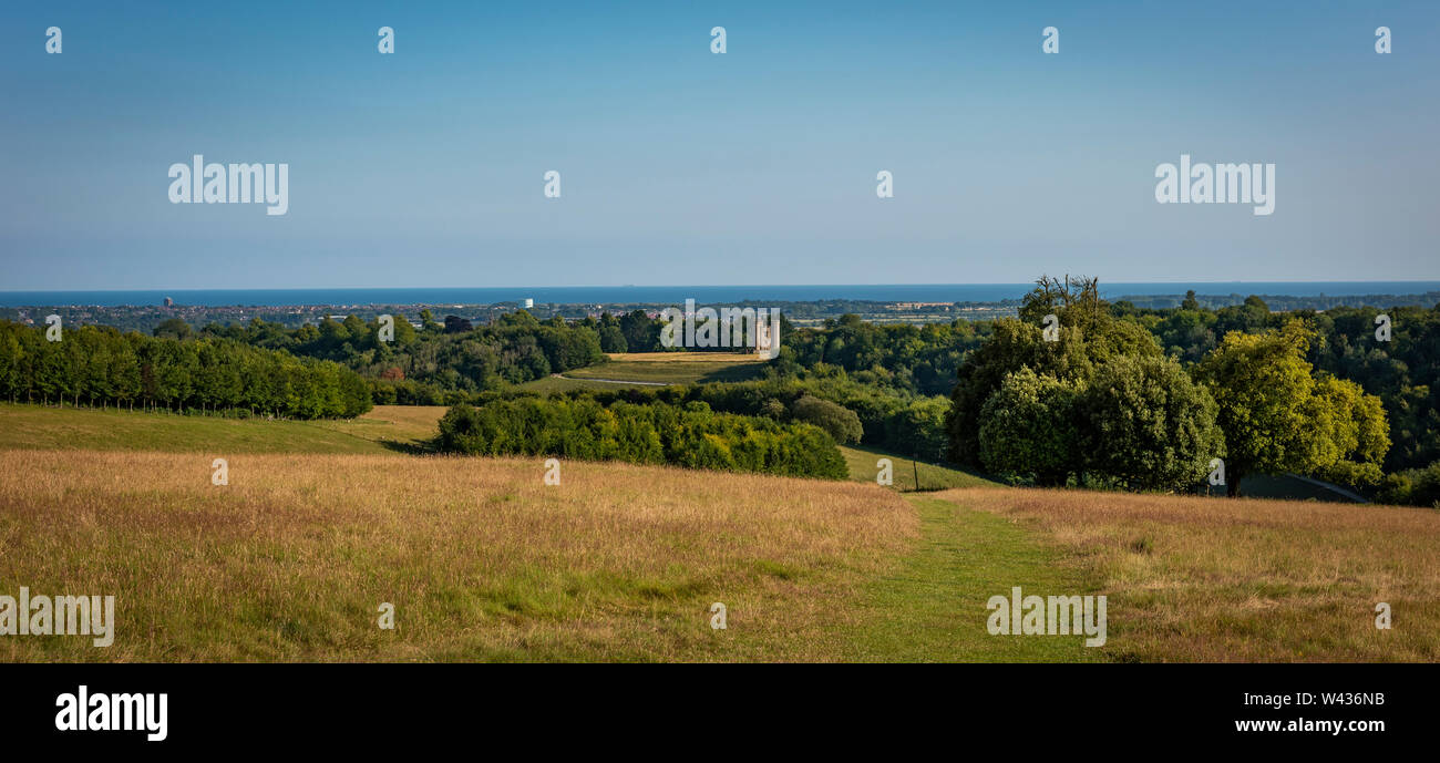 Hiorne's Tower, une folie du xviiie siècle, construite dans le parc du château d'Arundel Park, West Sussex, UK Banque D'Images