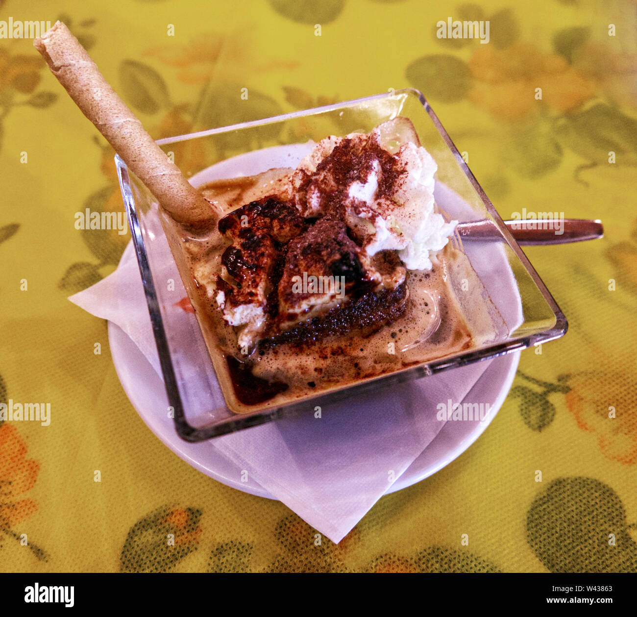Affogato al caffè, glace vanille et café dessert italien, Banque D'Images