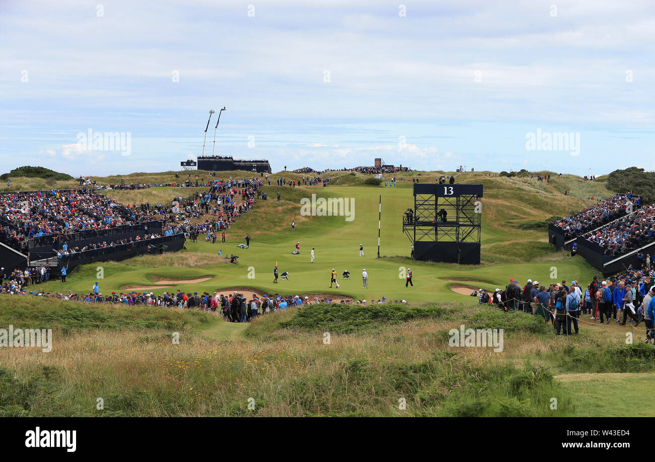 Portrush, pays d'Antrim, en Irlande du Nord. 19 juillet 2019. 19 juillet, Portrush, pays d'Antrim, en Irlande du Nord ; le 148e Open Golf Championship, Royal Portrush, série 2 ; une vue de la location de tribunes entourant le 13e par 3 : Action Crédit vert Plus Sport Images/Alamy Live News Banque D'Images