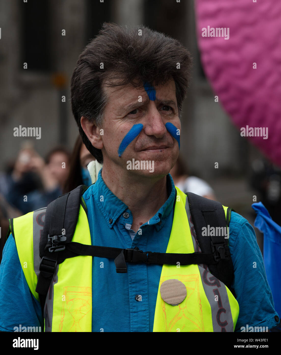 Londres, Royaume-Uni. 15 juillet 2019. Rébellion d'extinction à l'activiste du groupe d'action climat de protestation devant la Cour royale de la Loi sur le Strand, à Londres. Crédit : Joe Keurig / Alamy News Banque D'Images