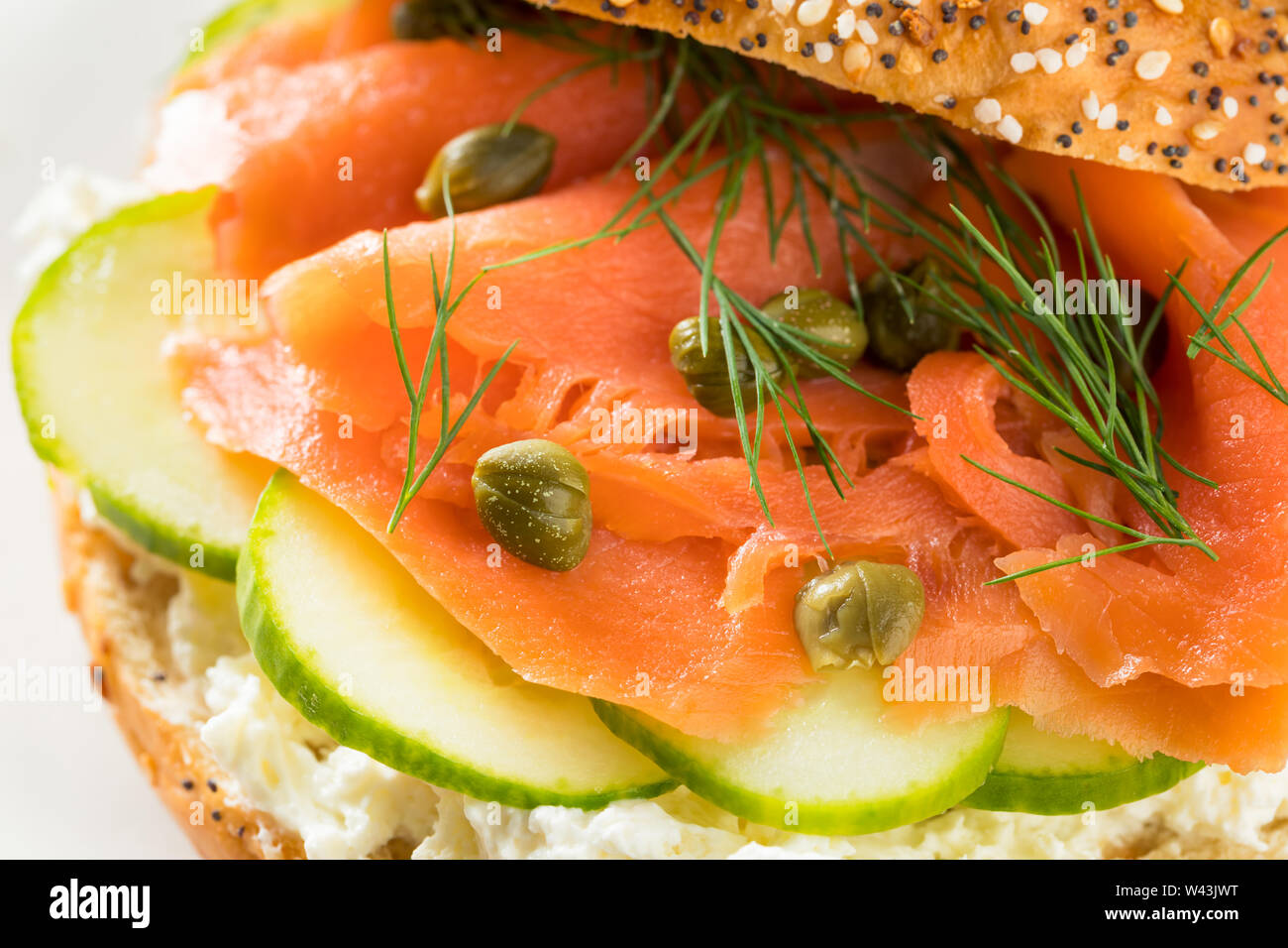 Salmond maison Sandwich Lox au fromage à la crème et câpres Banque D'Images