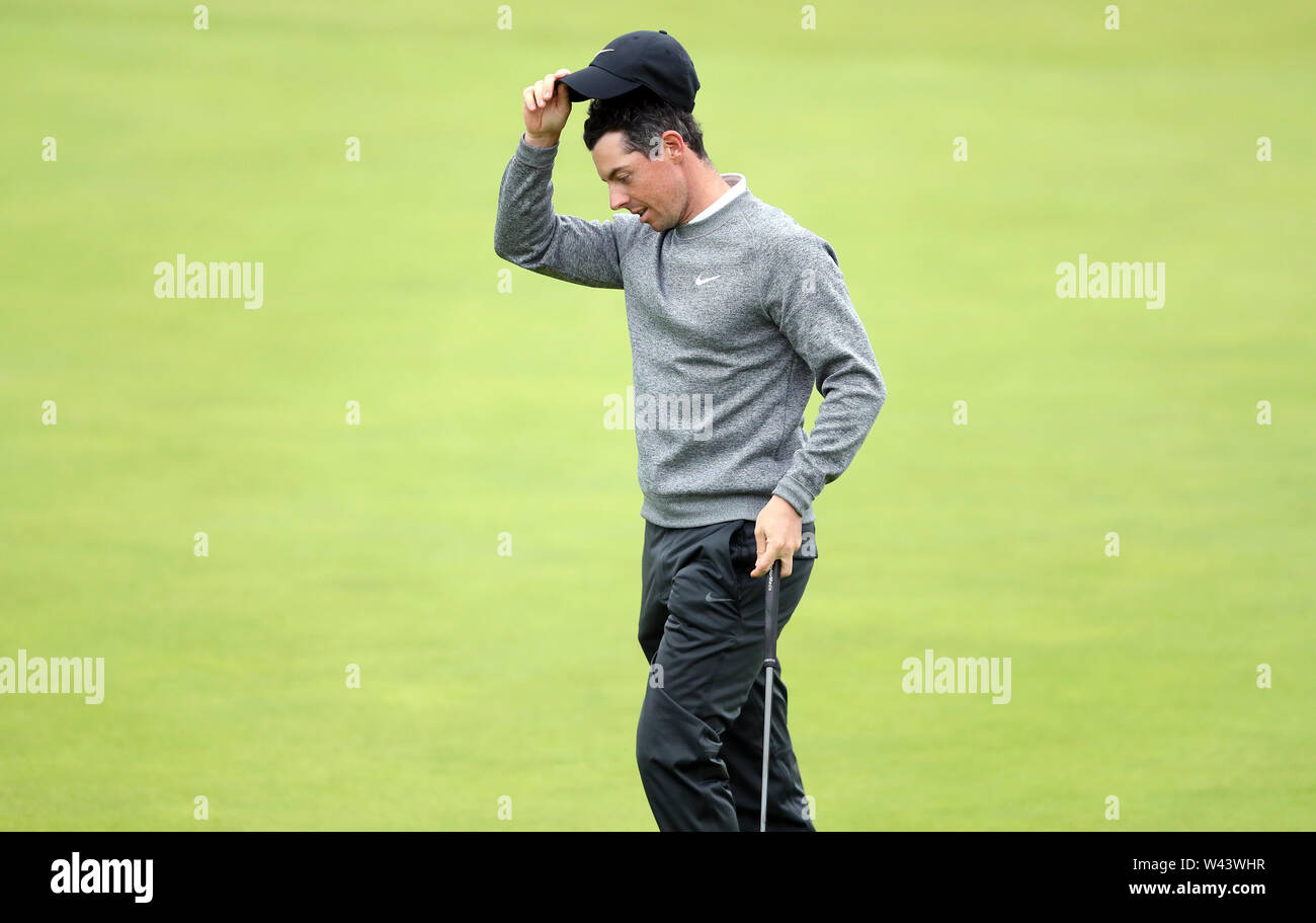 L'Irlande du Nord, Rory McIlroy apparaît abattu après le 18ème green pendant la deuxième journée de l'Open Championship 2019 au Club de golf Royal Portrush. Banque D'Images