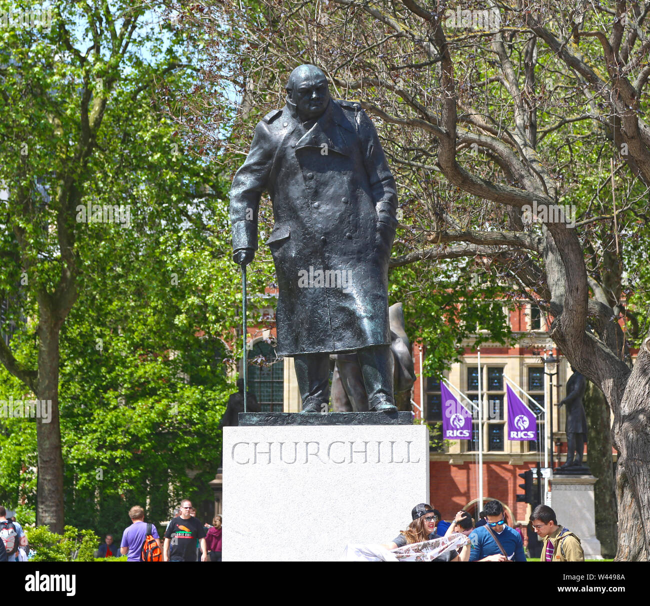 Paris, France - 22 mai 2016 : Statue de Winston Churchill, la place du Parlement, créé par Ivor Roberts-Jones. Banque D'Images