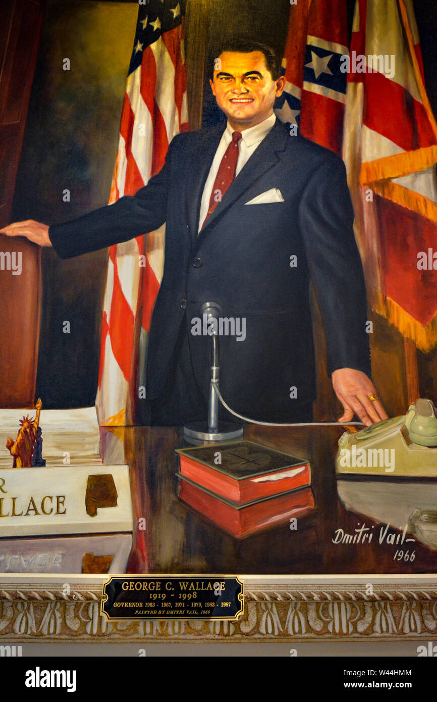 Un portrait coloré de l'ancien gouverneur, l'infâme, George Wallace, qui est dans l'Alabama State Capitol Building à Montgomery, AL, États-Unis d'Amérique Banque D'Images