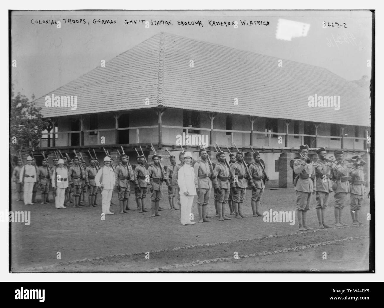 Les troupes coloniales allemandes, Gov't, Ebolowa, Kamerun (Cameroun), c.-à-d., l'Afrique de l'Ouest Banque D'Images