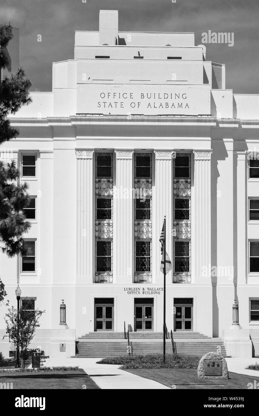 L'impressionnant bâtiment, site Lurleen B. Wallace, un état de l'Alabama immeuble de bureaux du gouvernement dans la capitale de l'Etat de Montgomery, AL Banque D'Images