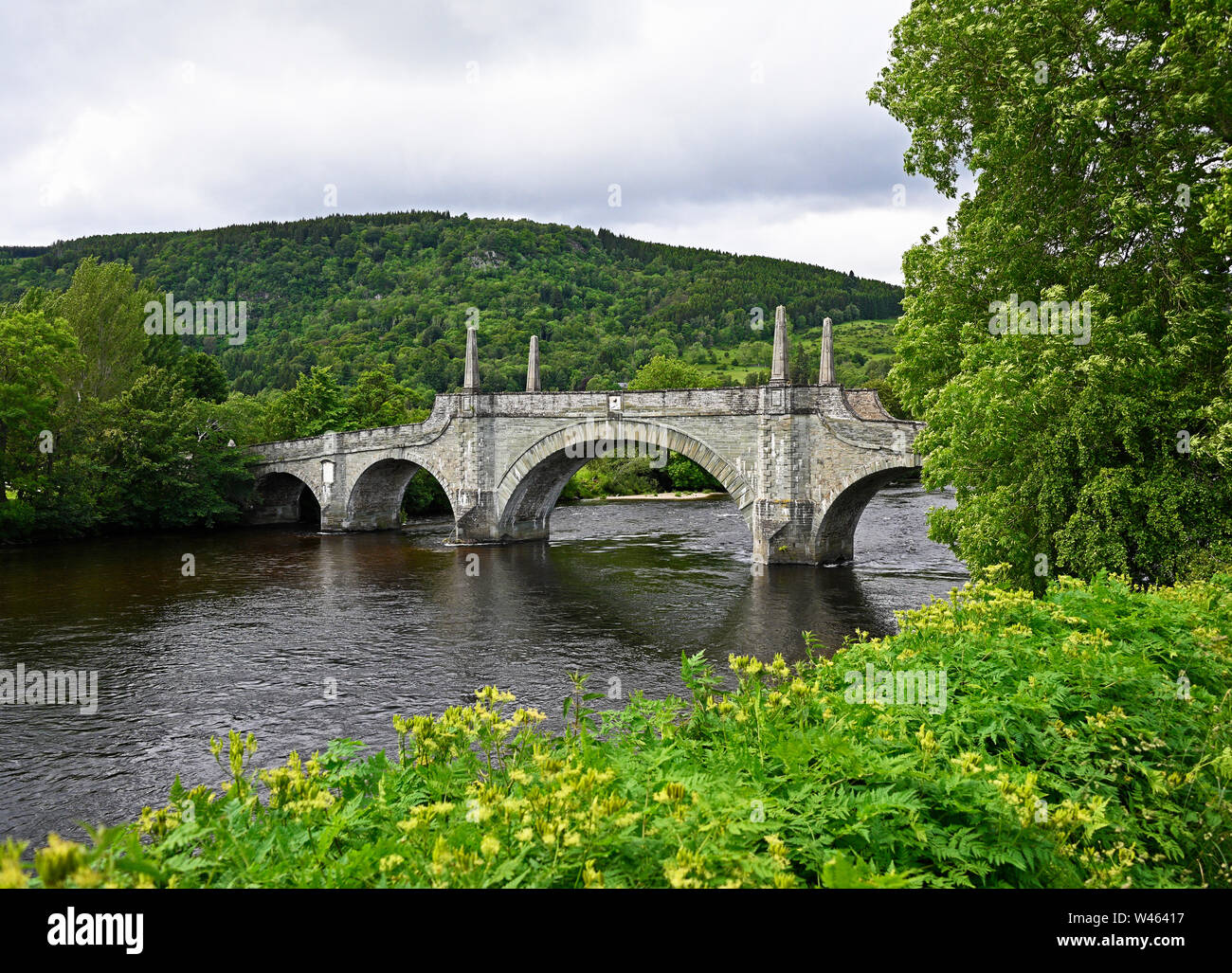 Le Général Wade's Bridge et la rivière Tay. Aberfeldy, Perth et Kinross, Ecosse, Royaume-Uni, Europe. Banque D'Images