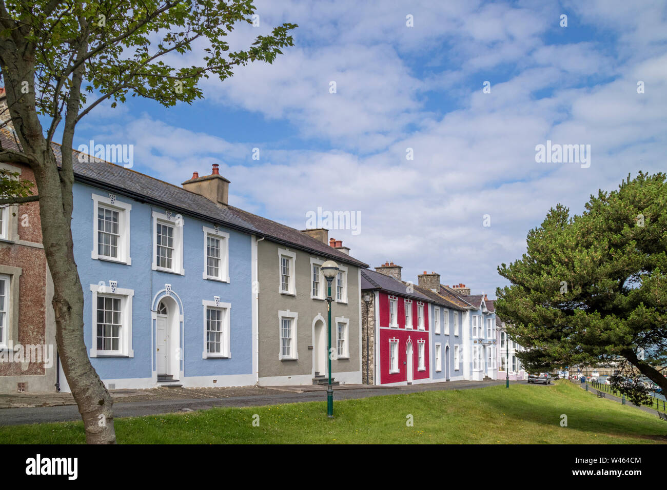 Maisons colorées à Aberaeron une station balnéaire, La Baie de Cardigan, Ceredigion, pays de Galles, Royaume-Uni Banque D'Images