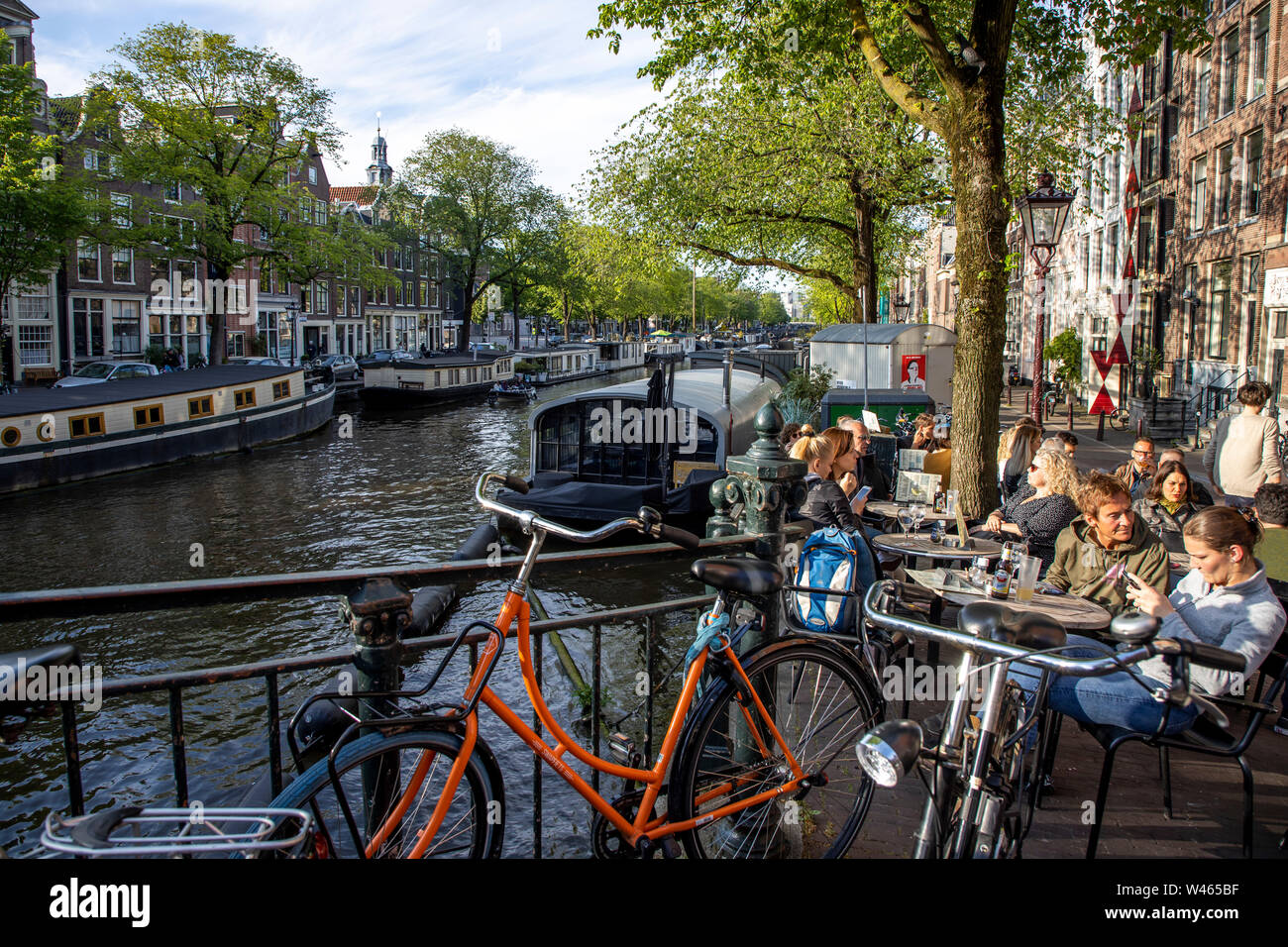Amsterdam, Pays-Bas, Vieille Ville, Canal, péniches, Caf, Banque D'Images