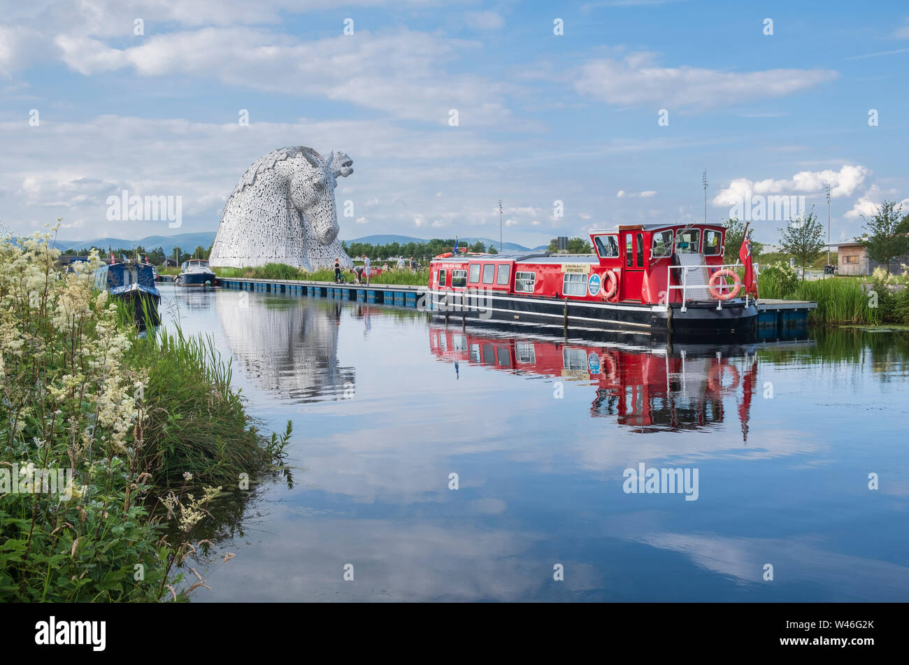 Les Kelpies sculptures tête de cheval géant mythique de l'esprits de l'eau à côté de la Forth et Clyde Canal une partie du projet de transformation des terres Helix Banque D'Images