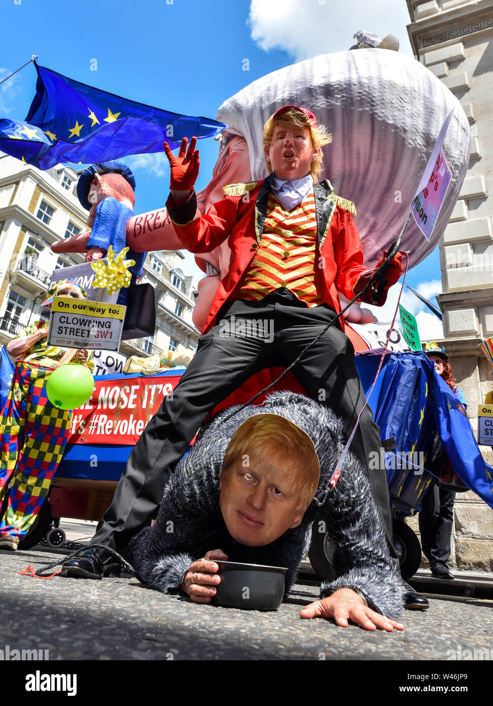 Pall Mall, London, UK. 20 juillet 2019. Ak-48 de l'UE. Le nez de clown mai Theresa Street prendre sa dernière apparition de flottement à la Marche pour le changement. Crédit : Matthieu Chattle/Alamy Live News Banque D'Images