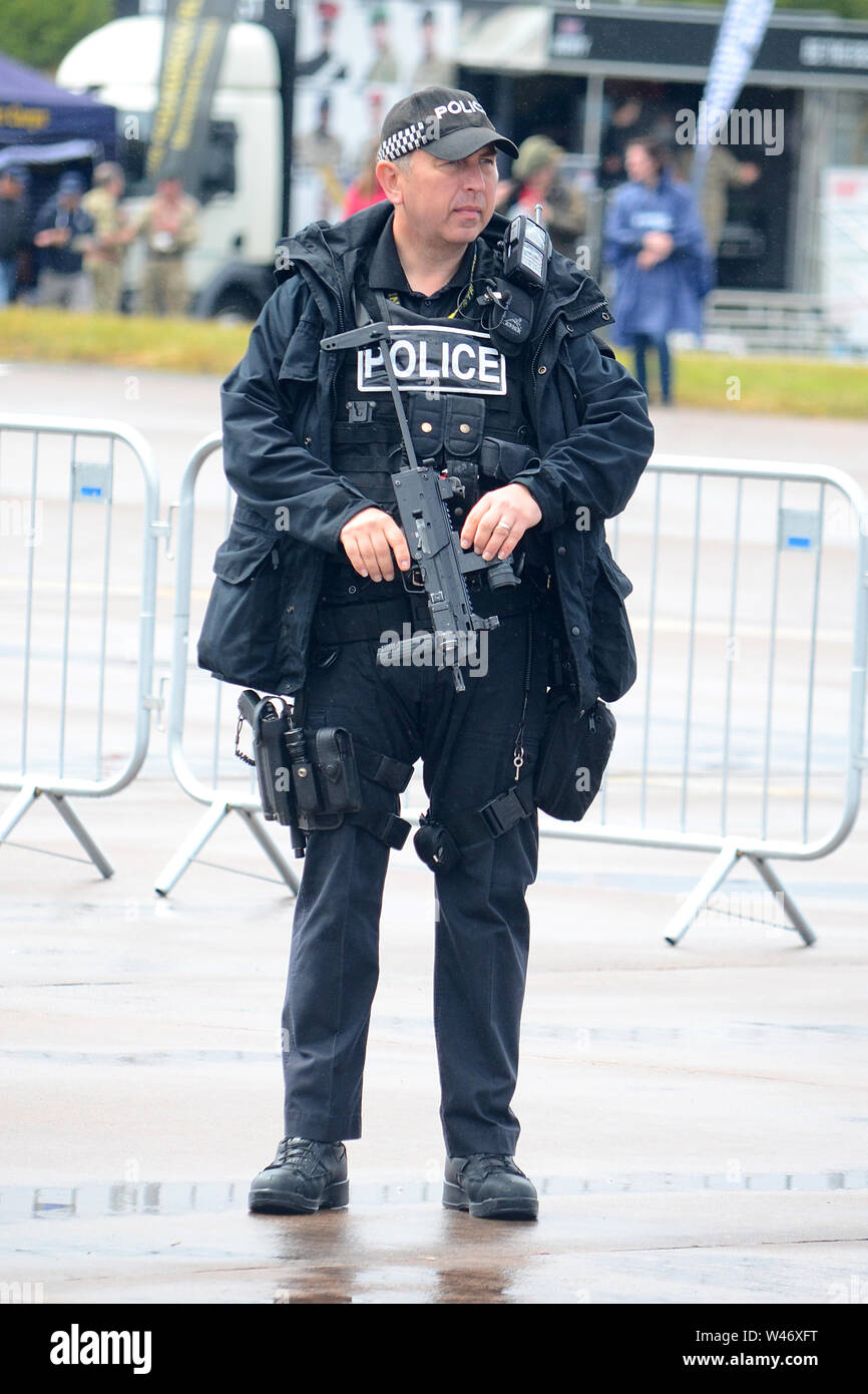 Agent de police britannique, a autorisé des armes à feu, l'AFO, Banque D'Images