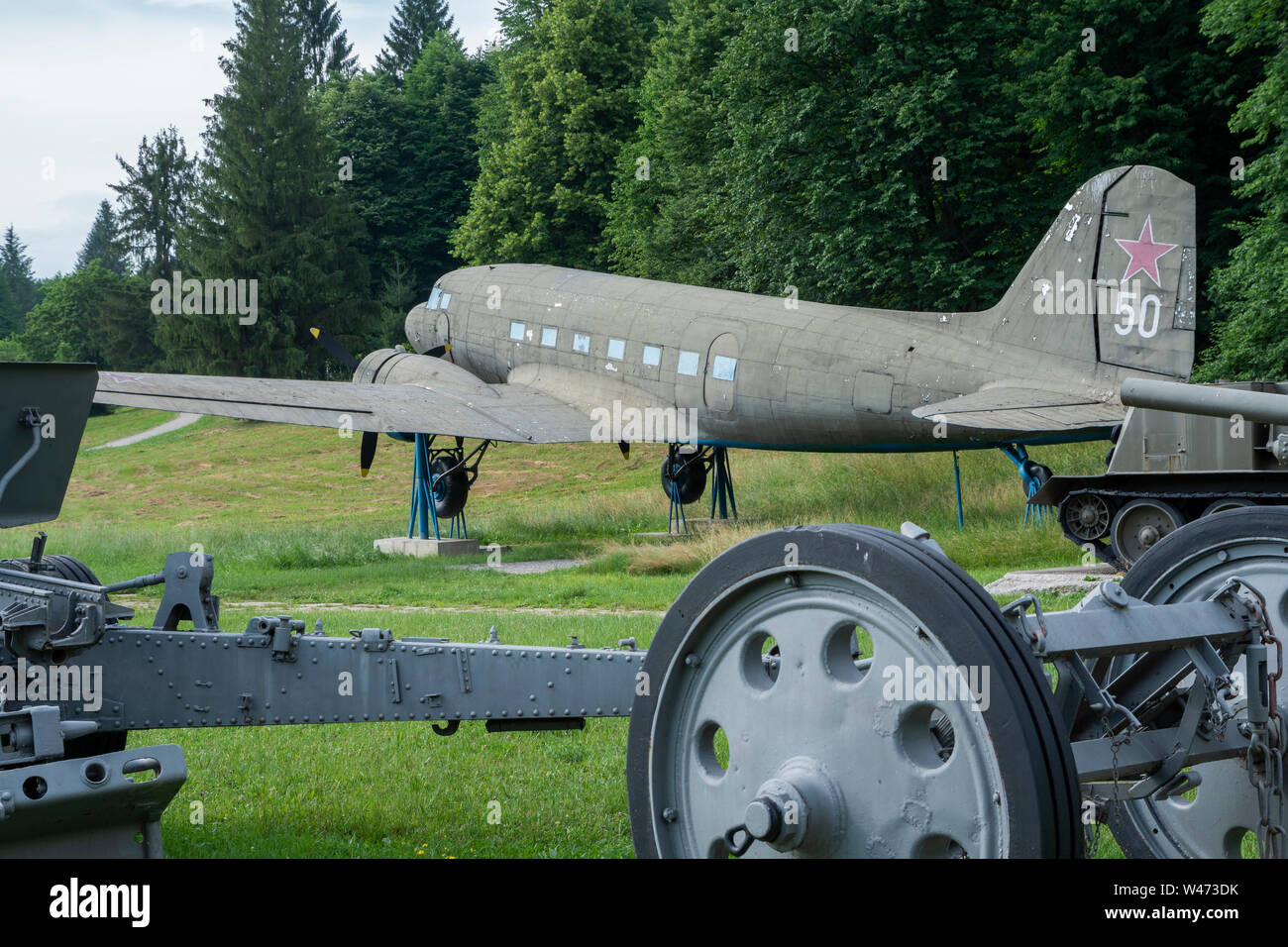 Musée militaire et historique en plein air à Svidnik. - Lisunov Li-2 (version russe du Dakota américain DC-3/C-47). Slovaquie, Europe Banque D'Images