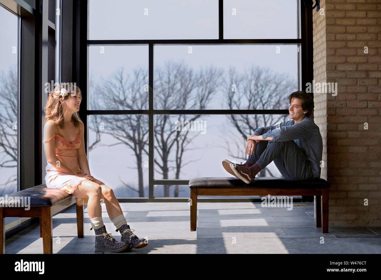 COLE SPROUSE et HALEY LU RICHARDSON dans cinq pieds de distance (2019), réalisé par Justin BALDONI. Credit : CBS FILMS / Album Banque D'Images