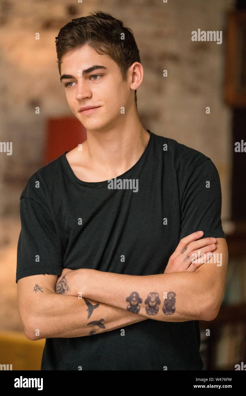 HERO Fiennes Tiffin en après (2019), réalisé par JENNY GAGE. Credit : CalMaple / Wattpad / Cinelou Films / progéniture Loisirs / Album Banque D'Images