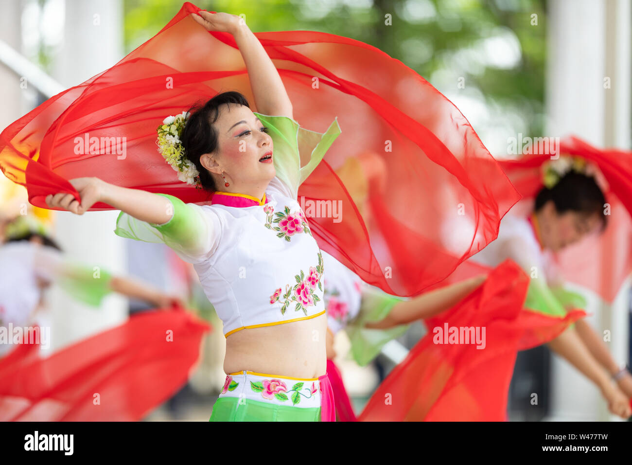 Columbus, Ohio, USA - Le 26 mai 2019 : Columbus Festival Asiatique, Franklin Park, danseurs chinois portant des vêtements traditionnels chinois, d'effectuer un affichage Banque D'Images