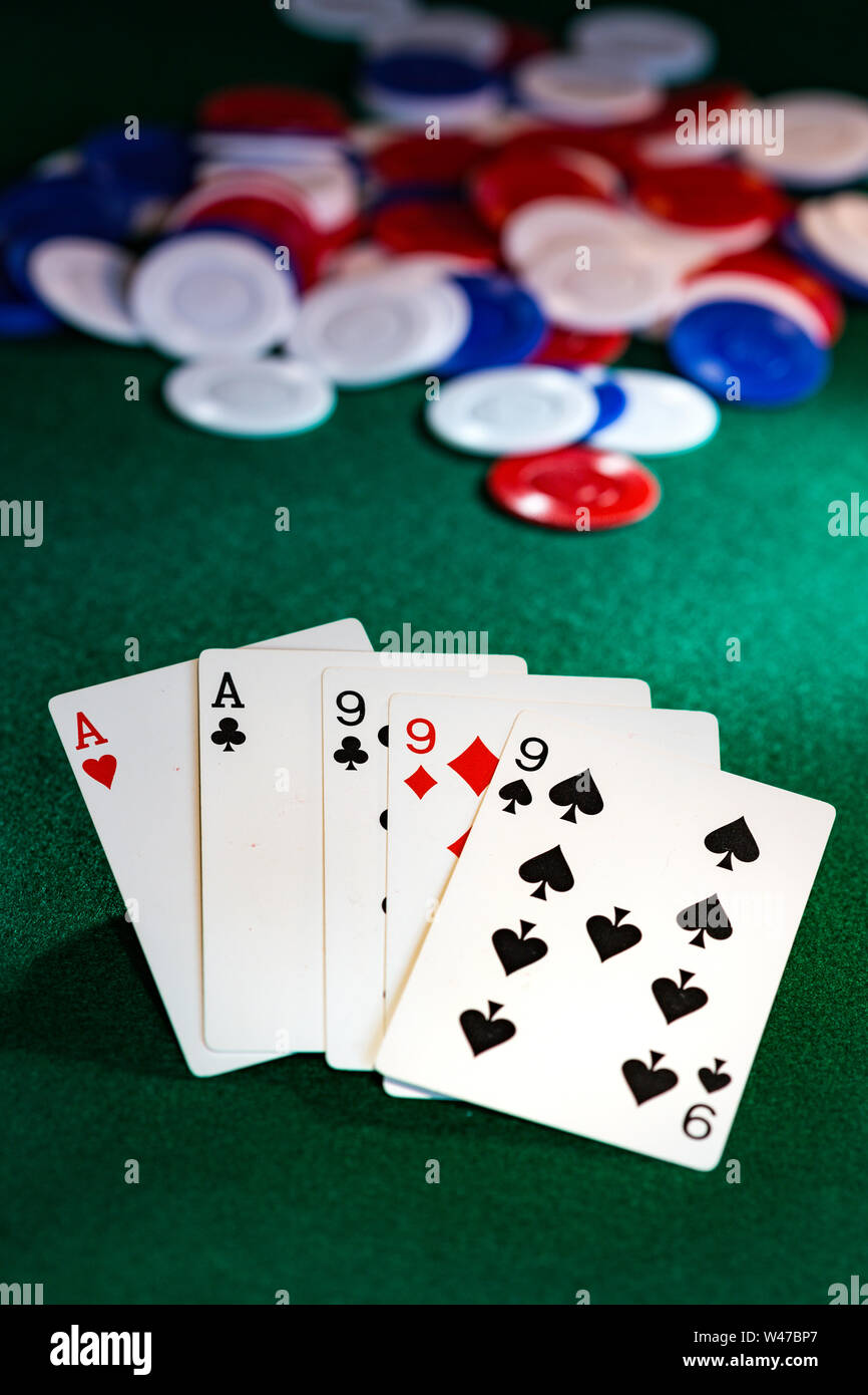 Five Card Stud Poker Hand,Full House, As et neuf Banque D'Images