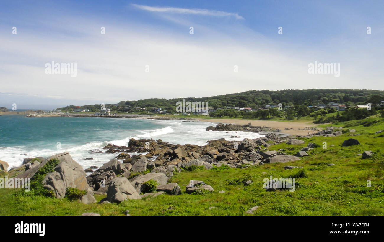 Tanesashi kaigan côte. Le littoral comprend à la fois des plages de sable et de rochers, les prés herbeux et une vue panoramique. Hachinohe, Aomori, Japon. Août 08, 2016 Banque D'Images