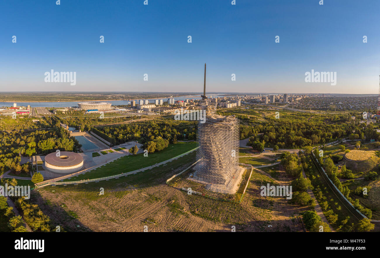 VOLGOGRAD, RUSSIE - 20 juillet 2019. Monument de reconstruction-ensemble aux héros de Stalingrad La Patrie appelle Banque D'Images VOLGOGRAD, RUSSIE - 20 juillet 2019. Monument de reconstruction-ensemble aux héros de Stalingrad La Patrie appelle Banque D'Images