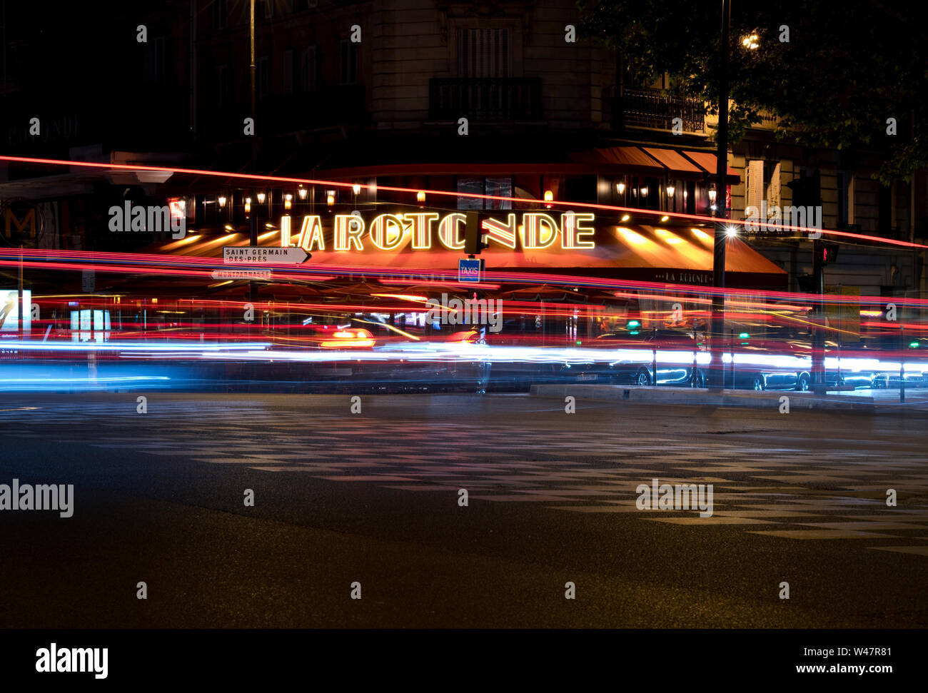 Paris by night (Café de la Rotonde) Banque D'Images