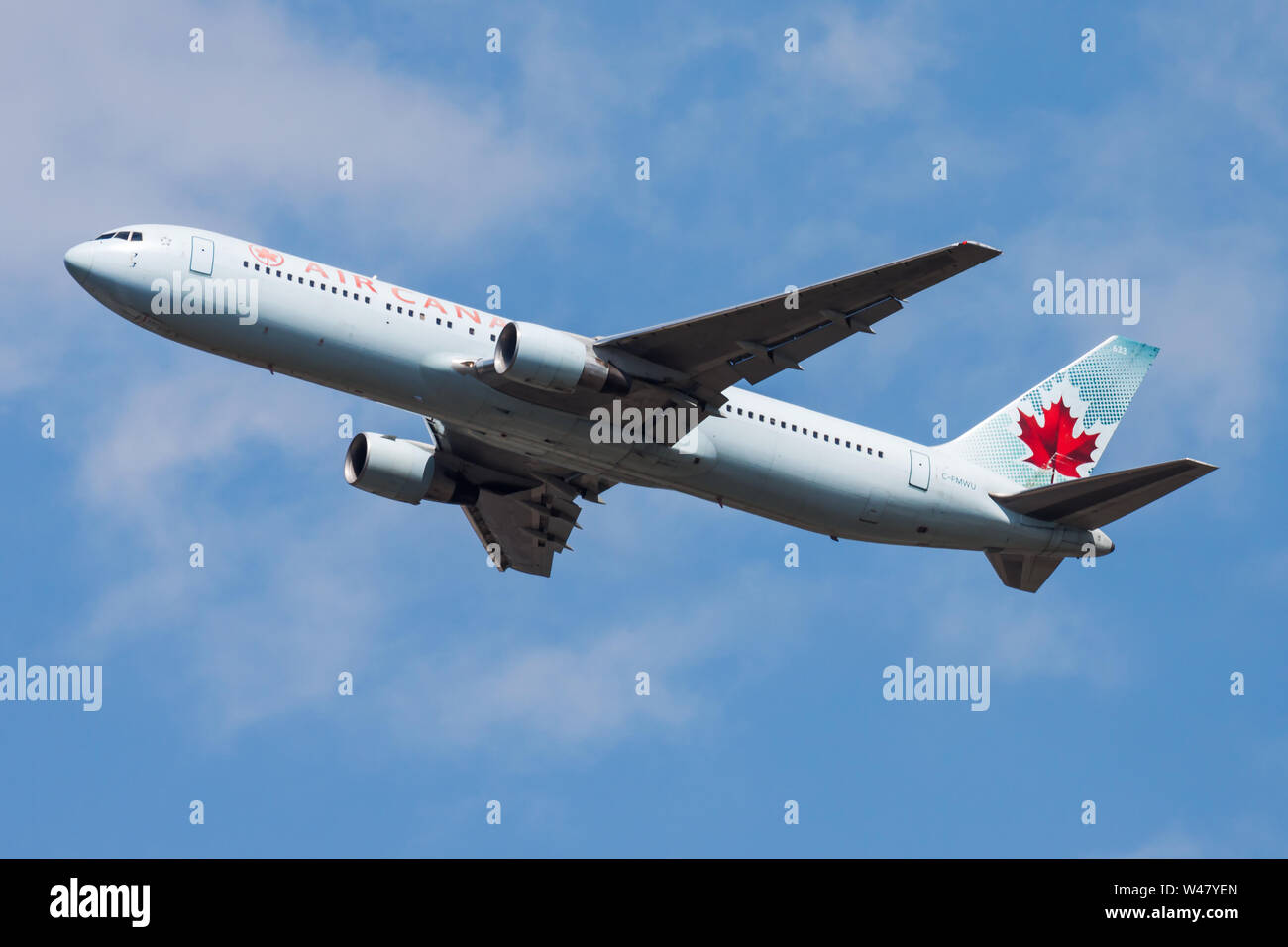 Francfort / ALLEMAGNE - 20 août 2013 : Air Canada Boeing 767-300 C-FMWU départ avion de passagers à l'aéroport de Francfort Banque D'Images