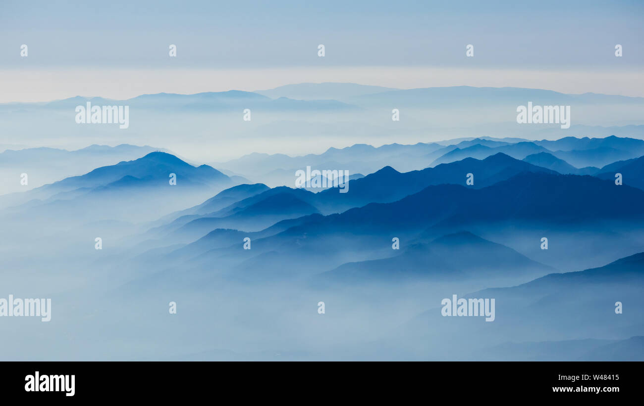 Vue aérienne des montagnes au nord de Los Angeles Banque D'Images