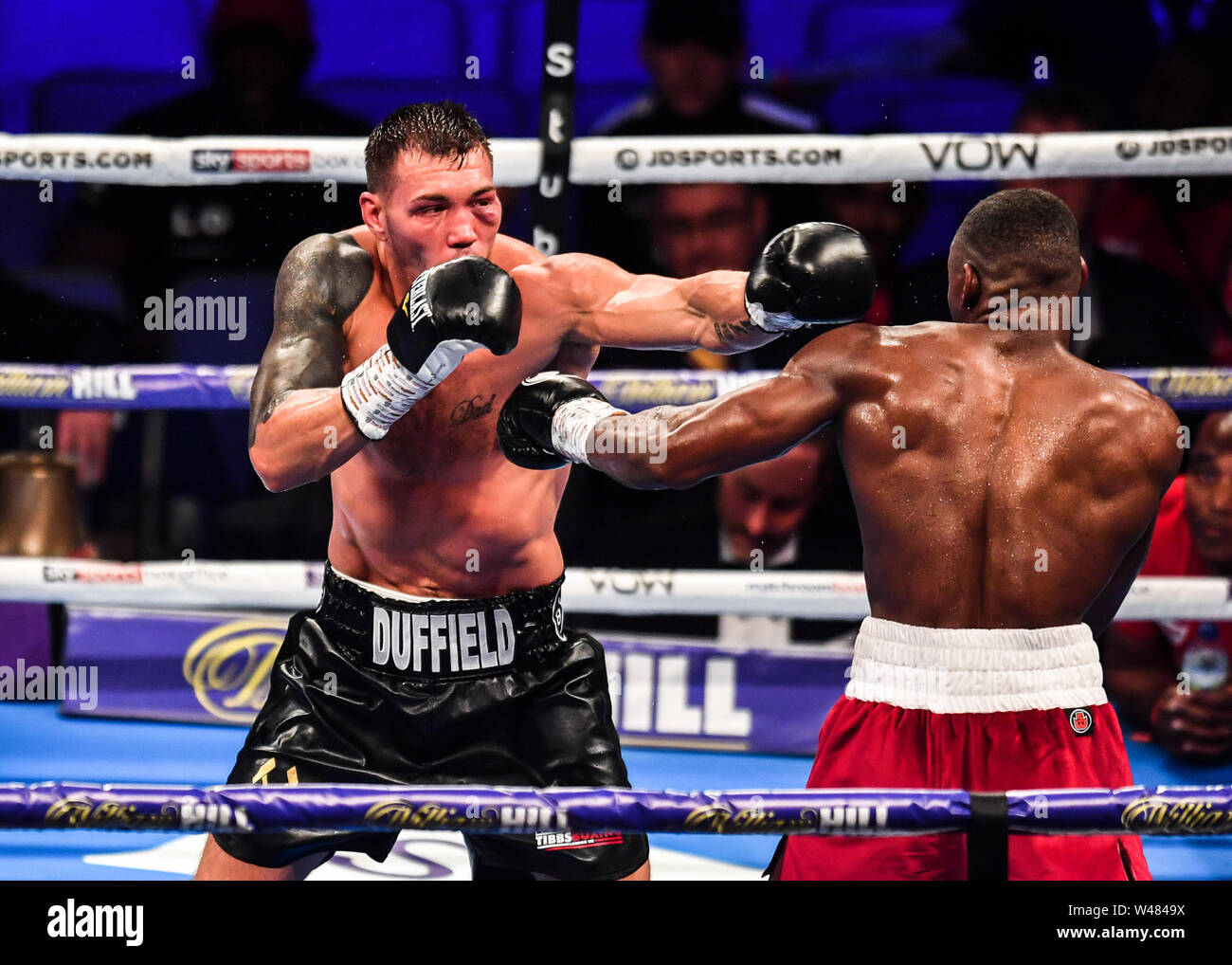 Londres, Royaume-Uni. 20 juillet, 2019. Charlie Duffield vs Dan Aziz - 10 X 3 min Vacant Sud Light-Heavyweight Championship pendant Matchroomboxing présente Dillian Whyte vs Oscar Rivas à Spitalfiels Market le Samedi, Juillet 20, 2019 à Londres, en Angleterre. (Usage éditorial uniquement, licence requise pour un usage commercial. Aucune utilisation de pari, de jeux ou d'un seul club/ligue/dvd publications.) Crédit : Taka G Wu/Alamy Live News Banque D'Images