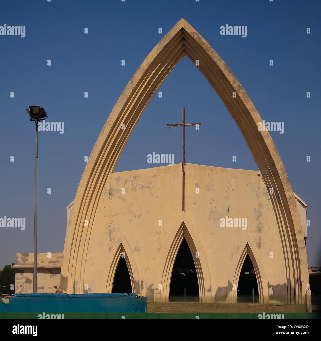 Façade de la cathédrale NotreDame de la paix aka Cathédrale de Notre Dame de la paix , Ndjamena